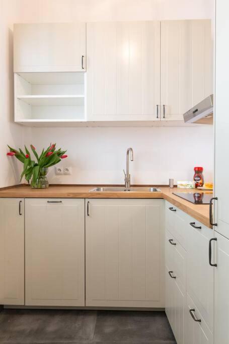 Royal Route Apartment Fully Equipped Красков Екстериор снимка